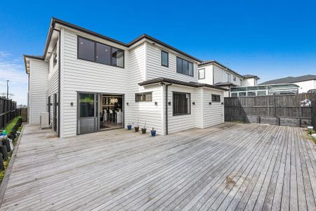Self-contained granny flat available. - Photo 4