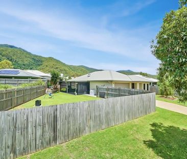 Modern Family Home - Large Fully Screened Patio - Side Access - Photo 3