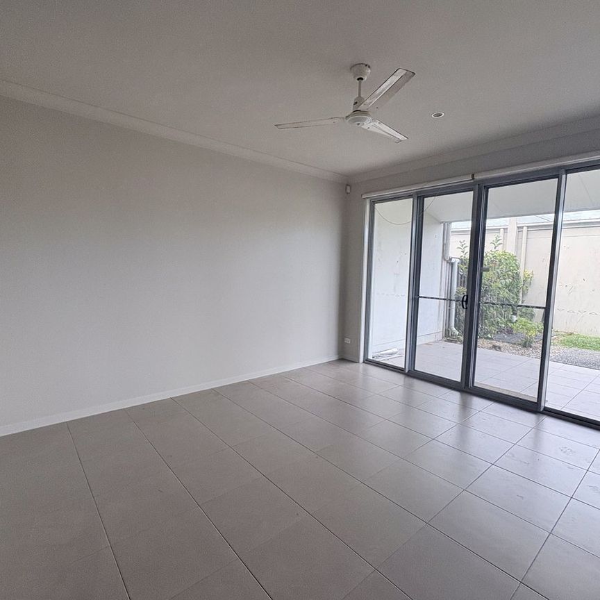 FRESHLY PAINTED & BRAND-NEW CARPETS - Simple and Modern Townhouse Living - Photo 1