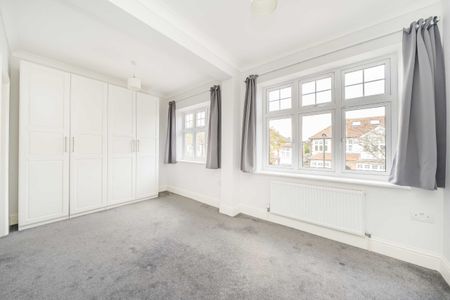 Chelwood Gardens, Kew, TW9, London - Photo 3