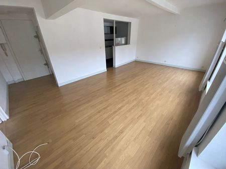 Location Appartement 2 pièces 57m² LILLE 59000 - Photo 2