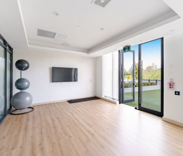 For Lease - 215 Veterans Drive Unit# 901, Brampton, Ontario - Photo 4