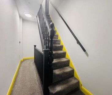 Gilpin Terrace (Room 3), Armley, Leeds - Photo 2