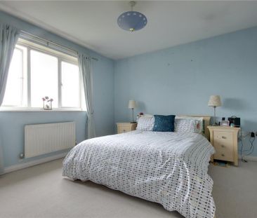 4 bedroom detached house to rent - Photo 3