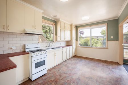 Peaceful Court Living in a Prime Wodonga Location - Photo 5