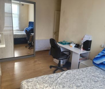 Room in a Shared House, Denmark Hill, SE5 - Photo 6
