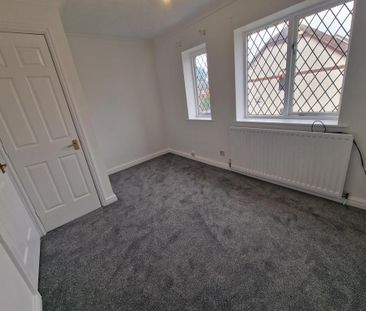 2 bedroom terraced house to rent - Photo 4