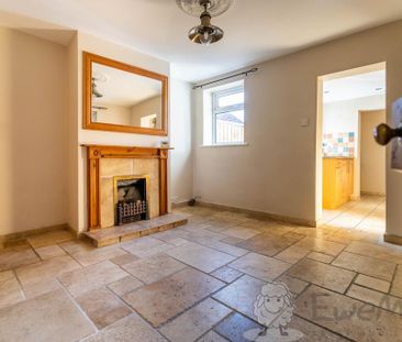 2 bedroom end of terrace house to rent - Photo 1