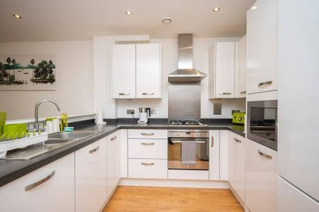 3 Bed Terraced House, Notley Street, SE5 - Photo 2