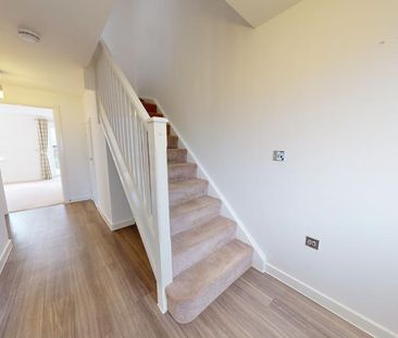 4 bedroom semi-detached house to rent - Photo 6