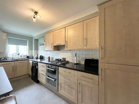 Pentire Avenue, Newquay, TR7 - Photo 4