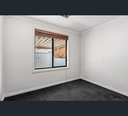 21 Waterside Dr, Burton, SA 5110 - Photo 5
