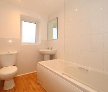 2 bedroom semi-detached house to rent - Photo 2