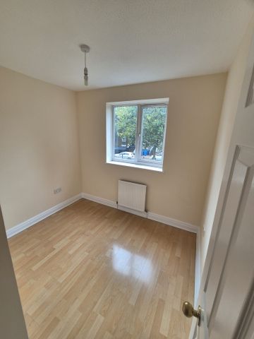 2 Bed Flat, Melville Court, SE8 - Photo 3