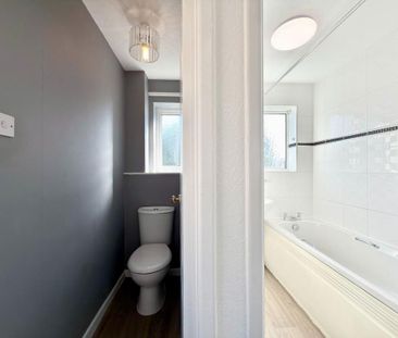 3 bedroom detached house to rent - Photo 2