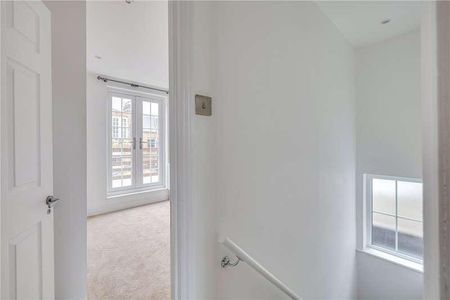 Whittingstall Road, London, SW6 - Photo 2