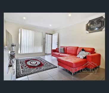 Beautiful family home - 3 bedroom townhouse in Richlands - Photo 4