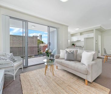 2 Bedroom Apartment Spacious & Sunny&excl; - Photo 1