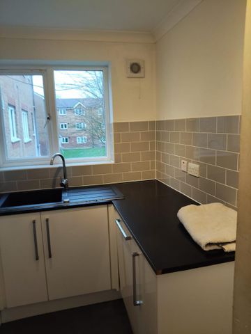 2 bedroom flat to rent - Photo 5