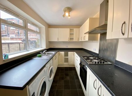 3 bedroom terraced house to rent - Photo 5