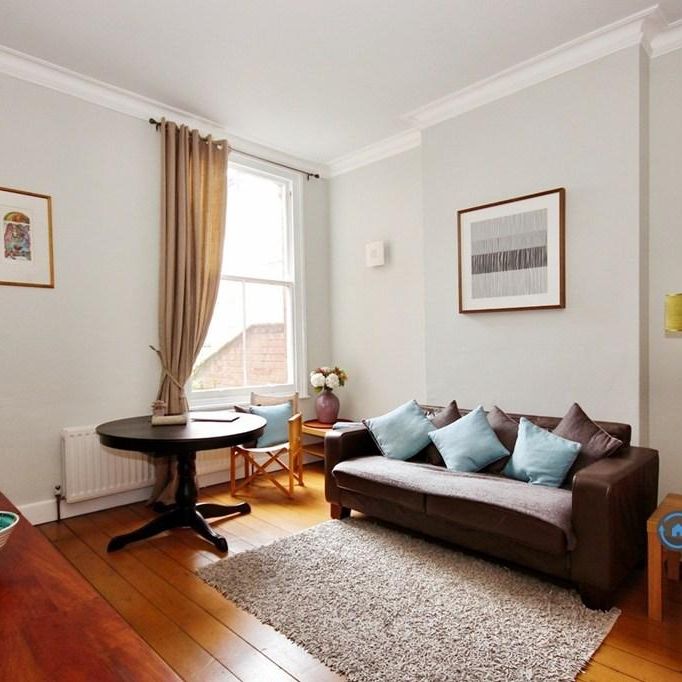 1 bedroom in a flat share to rent - Photo 1