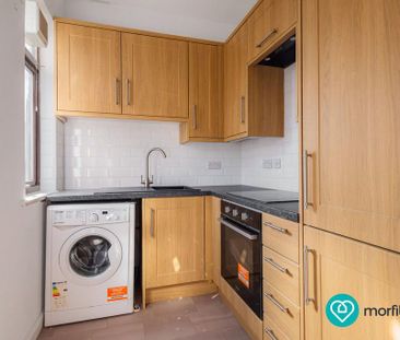 3 bedroom semi-detached house to rent - Photo 6