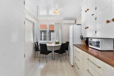 Tauranga 3 bedroom home in the city near Hospital - Photo 4