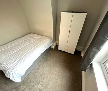 Victoria Parade, Preston - Photo 2