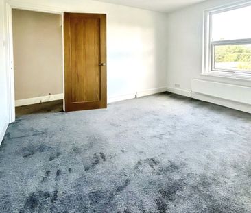 apartment to rent Stourfield Road, Bournemouth, Dorset, BH5 - Photo 2