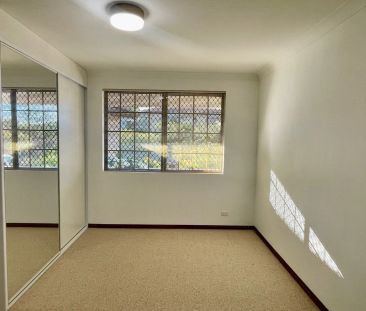 Modern 3 Bedroom Villa – Freshly Updated & Move In Ready - Photo 6