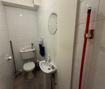 Leavesden Road - Photo 5