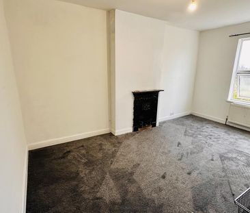 4 bedroom terraced house to rent - Photo 2