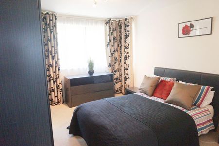 2 bedroom flat to rent - Photo 4