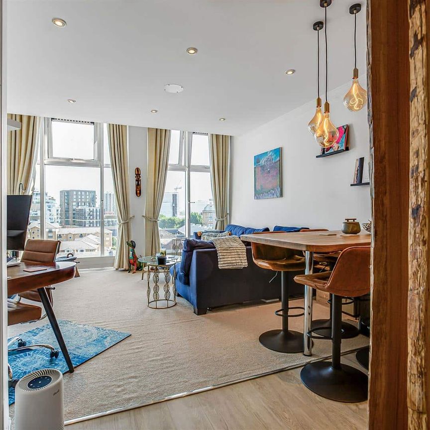 Plantation Wharf, SW11, London - Photo 1