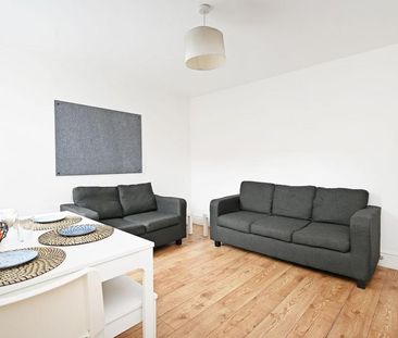 4 bedroom terraced house to rent - Photo 3