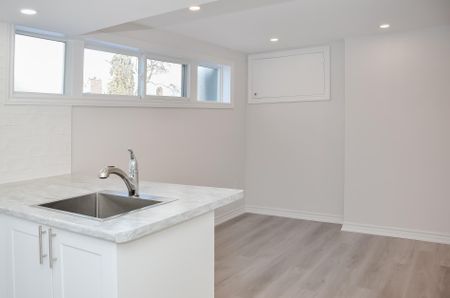 For Lease - 75 Coney Road Unit# (Bsmt), Toronto, Ontario - Photo 3