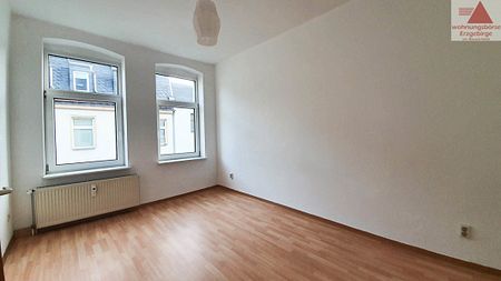 Schicke 2-Raum-Wohnung mit Einbauküche in ruhiger Lage! - Foto 2