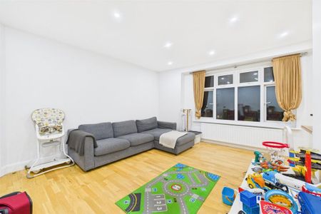 3 bedroom flat to rent - Photo 2