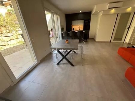 Location Maison 4 pièces 94 m2 à Sanary-sur-Mer - Photo 3