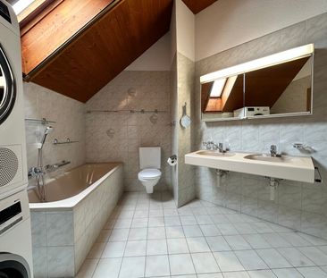 "sehr grosse 5.5-Zimmer-Wohnung mit eigenem Waschturm und Lift" - Foto 5