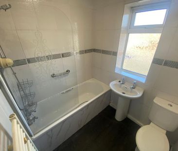 2 bedroom semi-detached house to rent - Photo 5