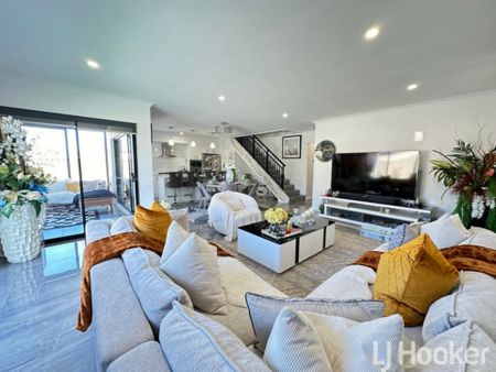 Luxury Living on the Greens � Exclusive Signature Circle Estate - Photo 4