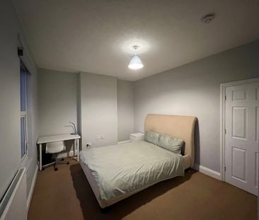 4 Bed Student Accommodation - Photo 4