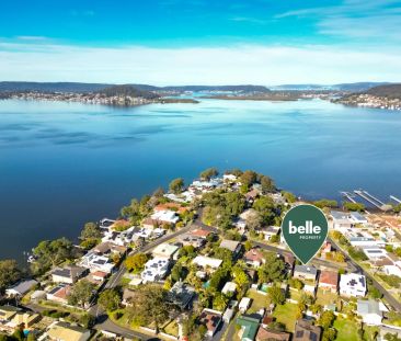 Immaculate Family Home - Freshly Renovated In Prime Location with W... - Photo 4