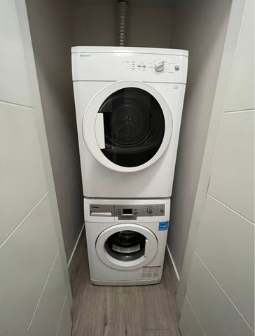 1 bed plus den on lakeshore - Photo 3