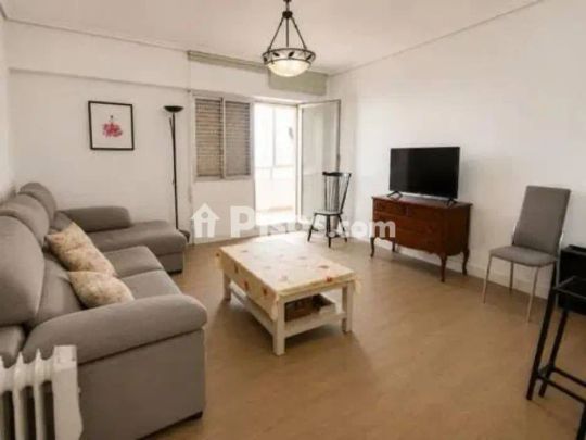Piso en alquiler en Calle de Juan de la Cueva - Photo 1