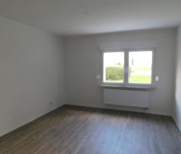 Ab sofort: Frisch renovierte 3,5-Raum-Wohnung mit eigener Terrasse - Photo 1