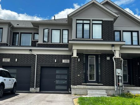 For Lease - 109 Yale Drive, Hamilton, Ontario - Photo 2