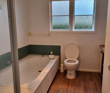 3 bedroom, ideal location with large outdoor space - Photo 1