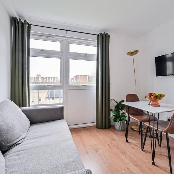 Studio to rent - Photo 1